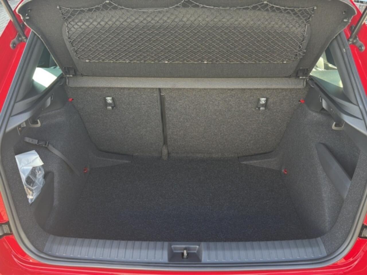 Skoda Kamiq 1.0 TSI MONTE CARLO TREKHAAK/GLASDAK/CAMERA/CRUISE/STOEL+STUURVERW