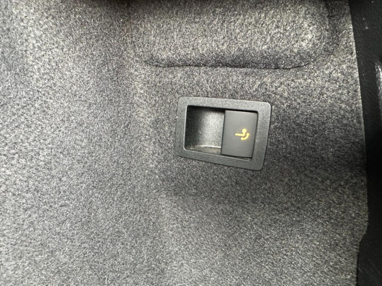 Skoda Karoq 1.0 TSI DSG7 Style Business Keyless / Carplay /Trekhaak