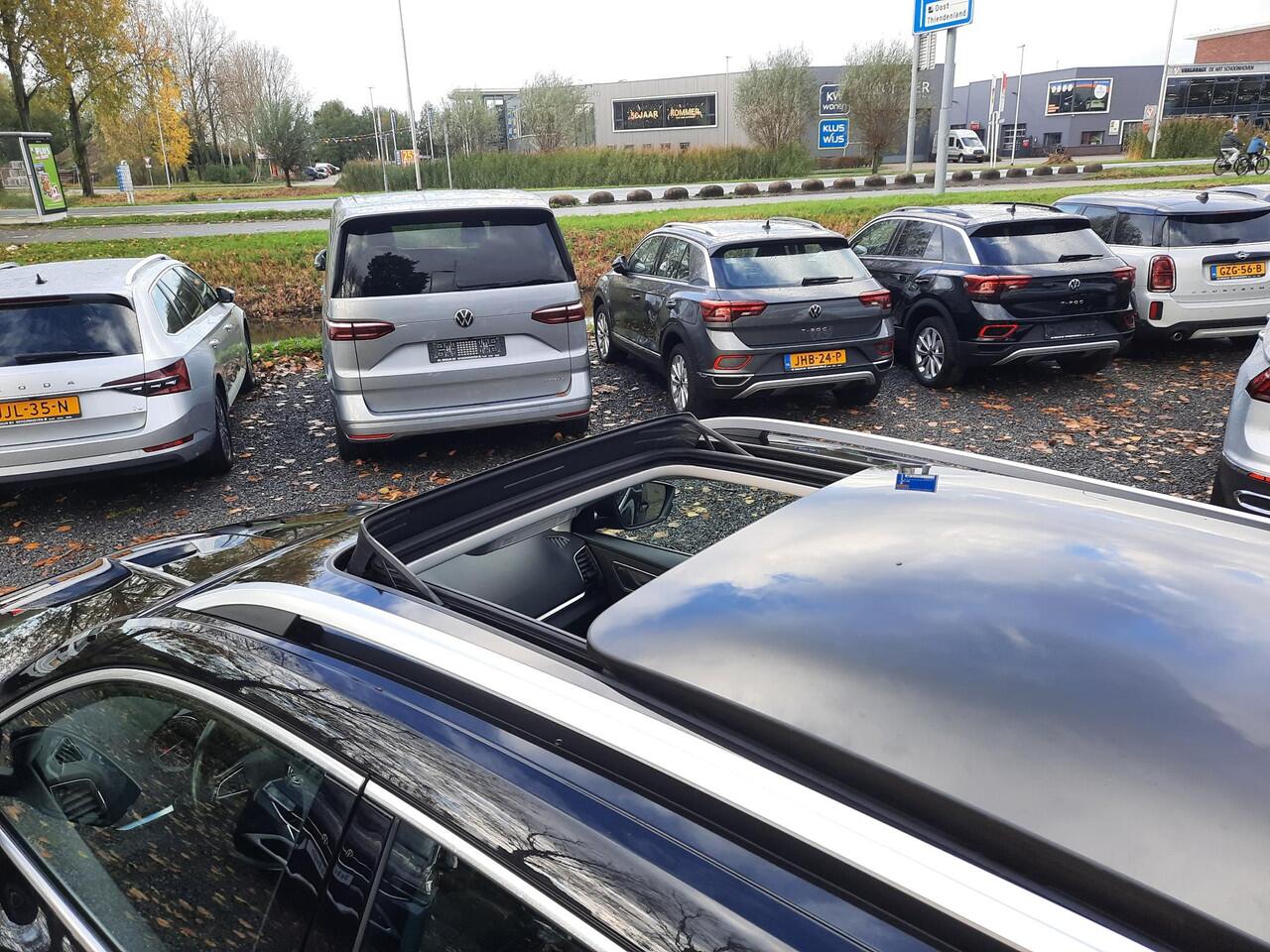 Skoda Karoq 1.5 TSI 150pk DSG Style (Pano,Trekhaak,Camera,Canton)