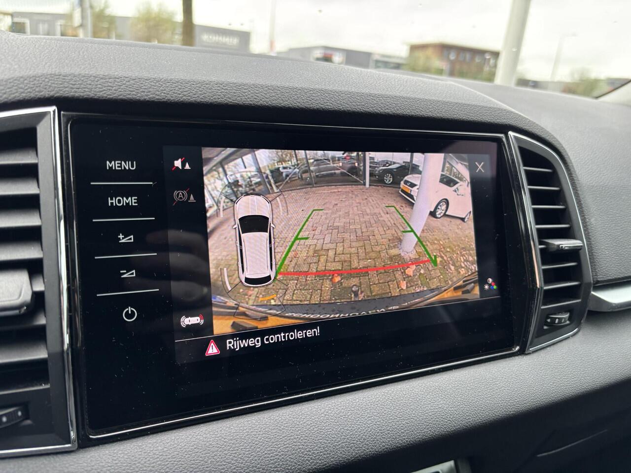 Skoda Karoq 1.5 TSI 150pk DSG Style (Pano,Trekhaak,Camera,Canton)