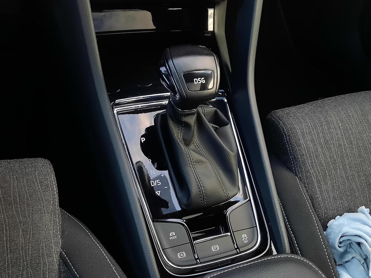 Skoda Karoq 1.5 TSI 150pk DSG Style (Pano,Trekhaak,Camera,Canton)