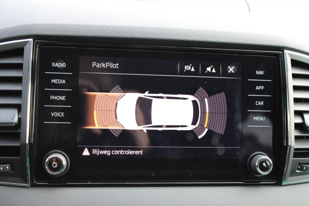 Skoda Karoq 1.5 TSI 150pk ACT Ambition Business automaat ECC/cruise/navi/PDC/trekhaak