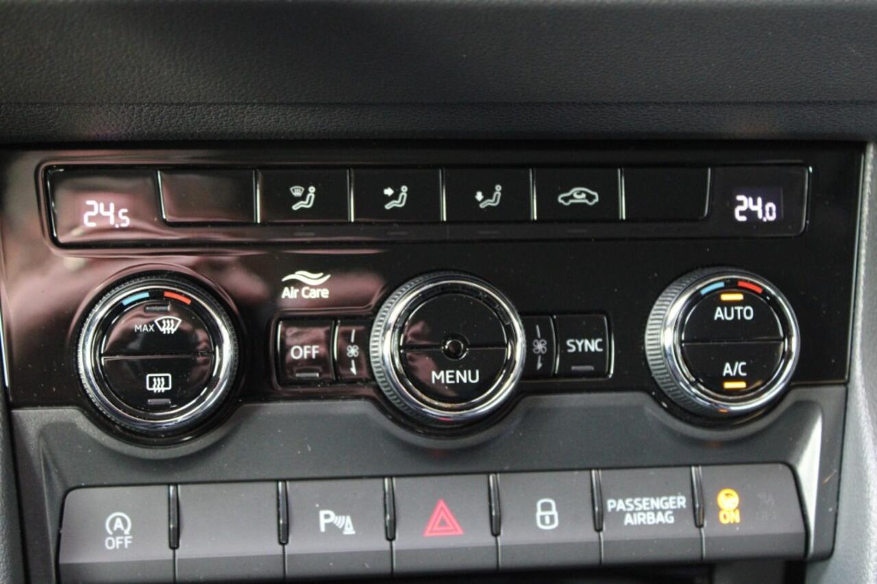 Skoda Karoq 1.5 TSI 150pk ACT Ambition Business automaat ECC/cruise/navi/PDC/trekhaak