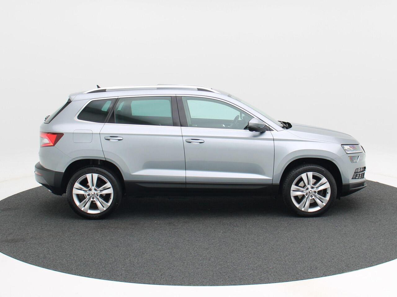 Skoda Karoq 1.5 TSi 150 Pk Style Business | Panoramadak | Canton | Trekhaak | Stoelverwarming | Adaptive Cruise | Navigatie | Carplay | Camera | 18 inch | 108.873 Km!!