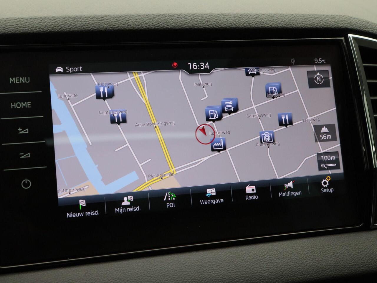 Skoda Karoq 1.5 TSi 150 Pk Style Business | Panoramadak | Canton | Trekhaak | Stoelverwarming | Adaptive Cruise | Navigatie | Carplay | Camera | 18 inch | 108.873 Km!!