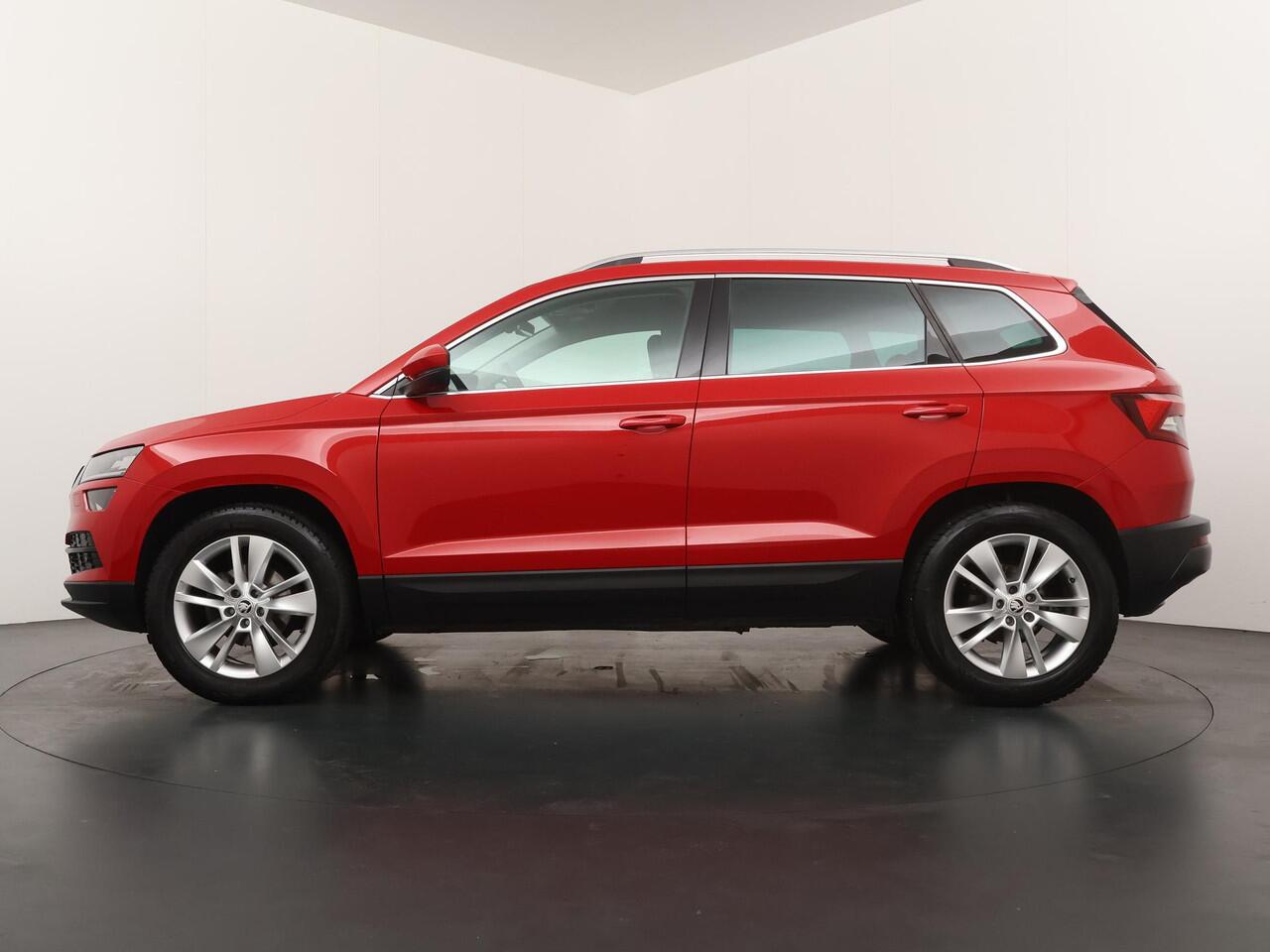 Skoda Karoq 1.5 TSI ACT Style Business Automaat - Navigatie - Stoelverwarming - Trekhaak - LED koplampen