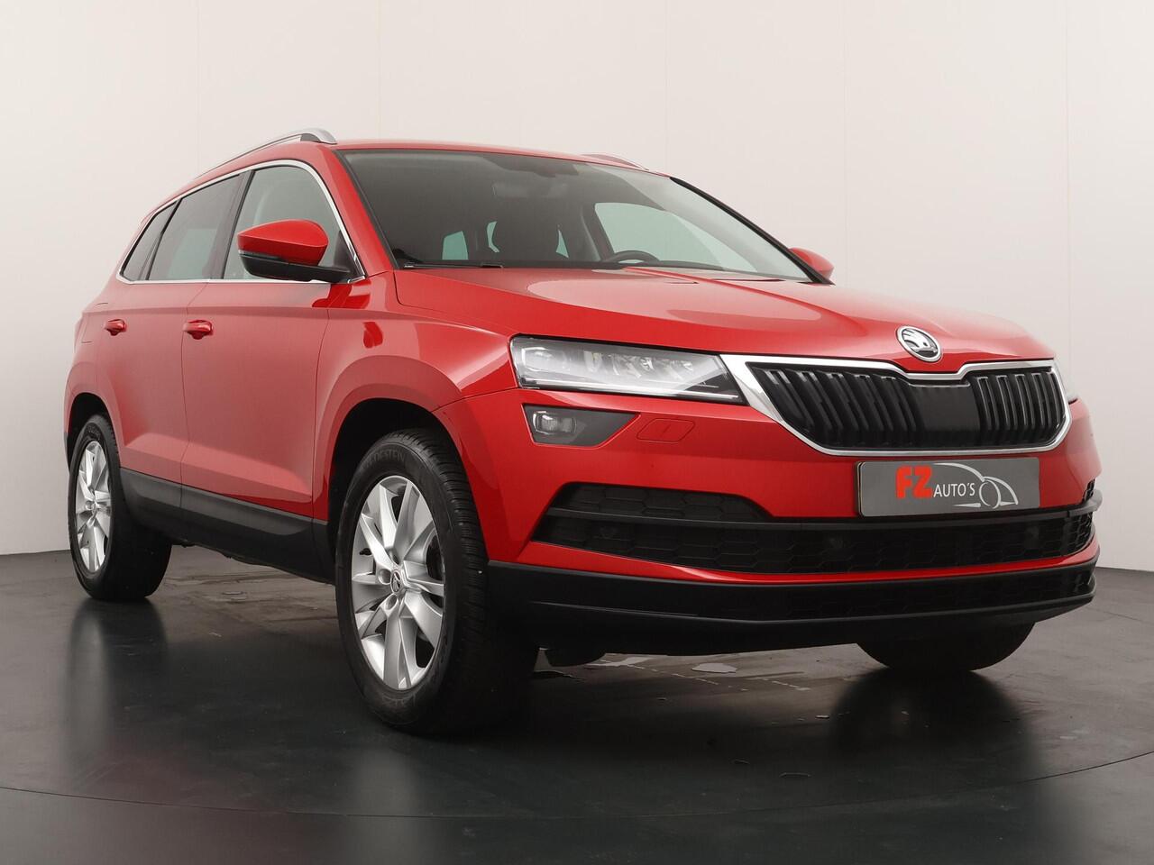 Skoda Karoq 1.5 TSI ACT Style Business Automaat - Navigatie - Stoelverwarming - Trekhaak - LED koplampen