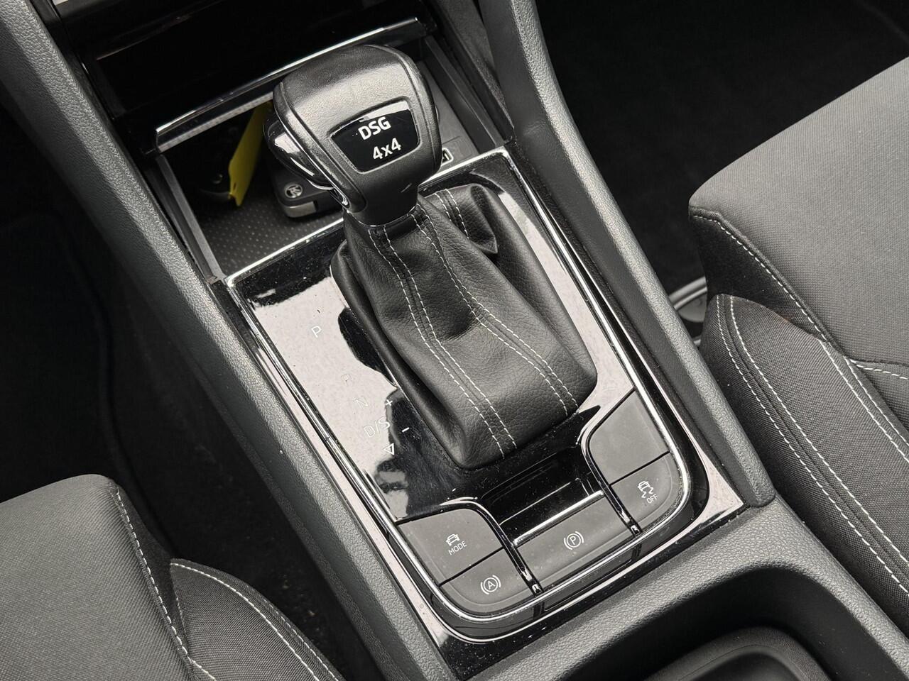 Skoda Karoq 1.5 TSI 150pk DSG 4x4 Sportline (Trekhaak,Camera,Navi,Carplay)