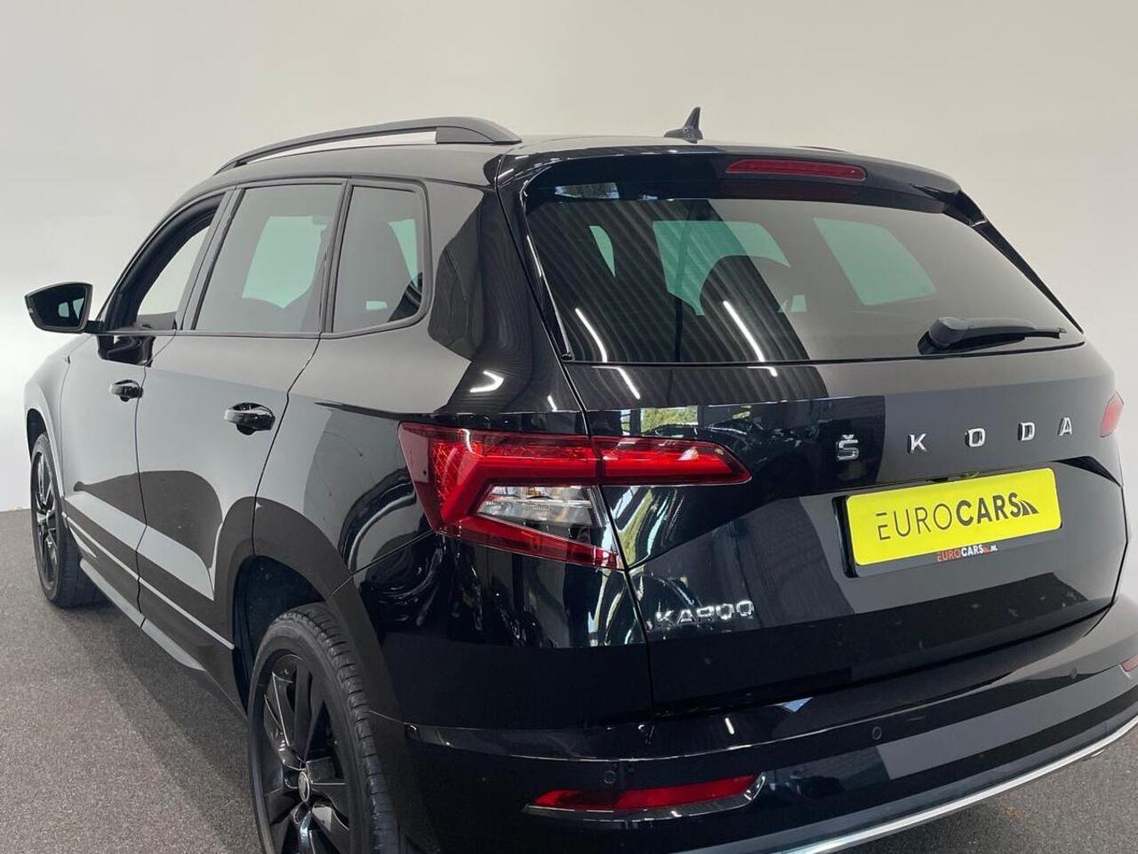 Skoda Karoq 1.5 TSI DSG Sportline Navigatie Apple Carplay/Android Auto Camera Parkeersensoren Cruise Control Elektrische achterklep Stoelverwarming Virtual Cockpit Climate Control Lichtmetalen velgen