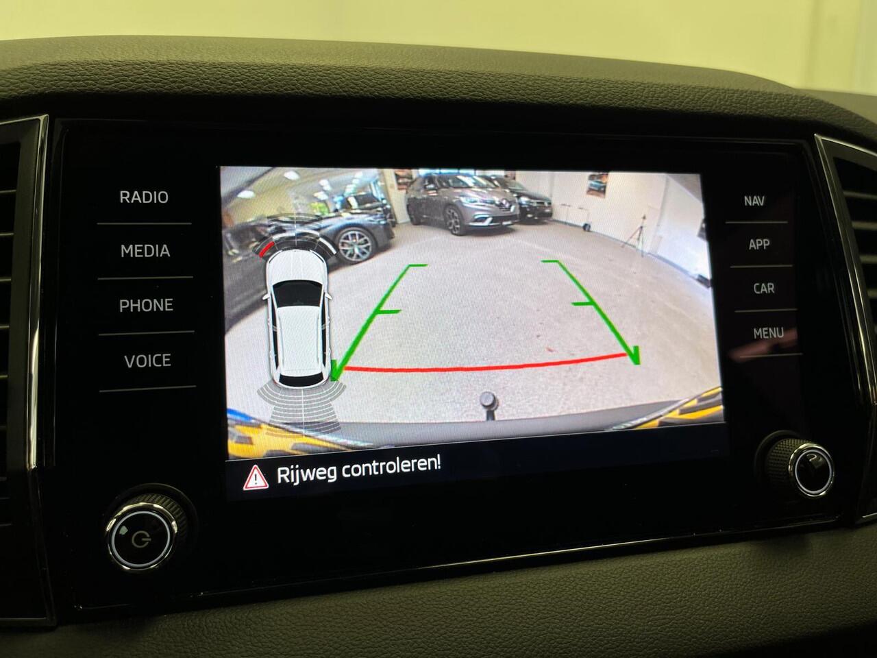 Skoda Karoq 1.0 TSI Style | TREKHAAK | CAMERA |