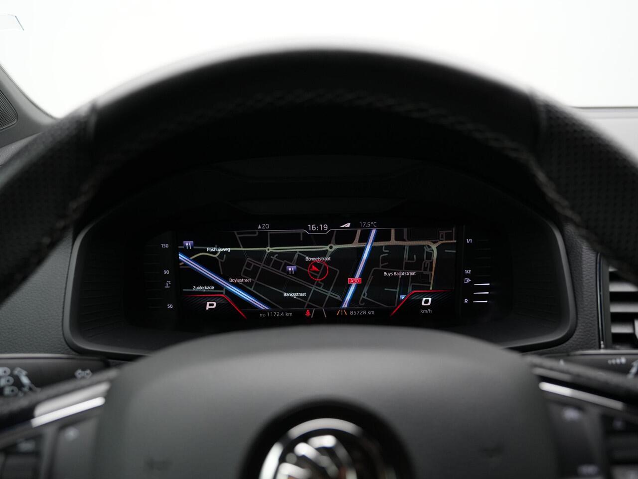 Skoda Karoq 1.5 TSI 150 pk DSG ACT Sportline Business | Achteruitrijcamera | Stoelverwarming | Navigatie