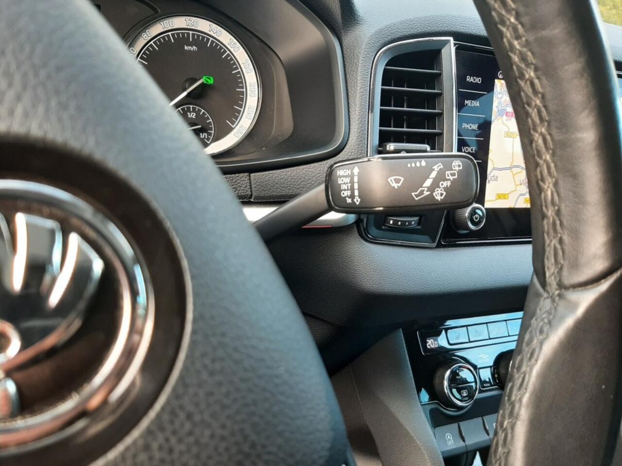 Skoda Karoq 1.5TSi 150pk DSG Style Business Airco Adap.cruise-control Navigatie Bluetooth