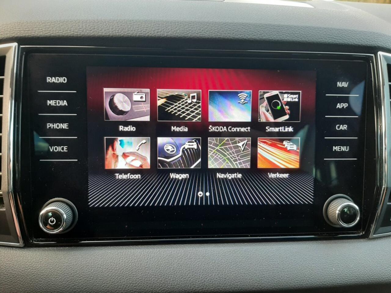 Skoda Karoq 1.5TSi 150pk DSG Style Business Airco Adap.cruise-control Navigatie Bluetooth