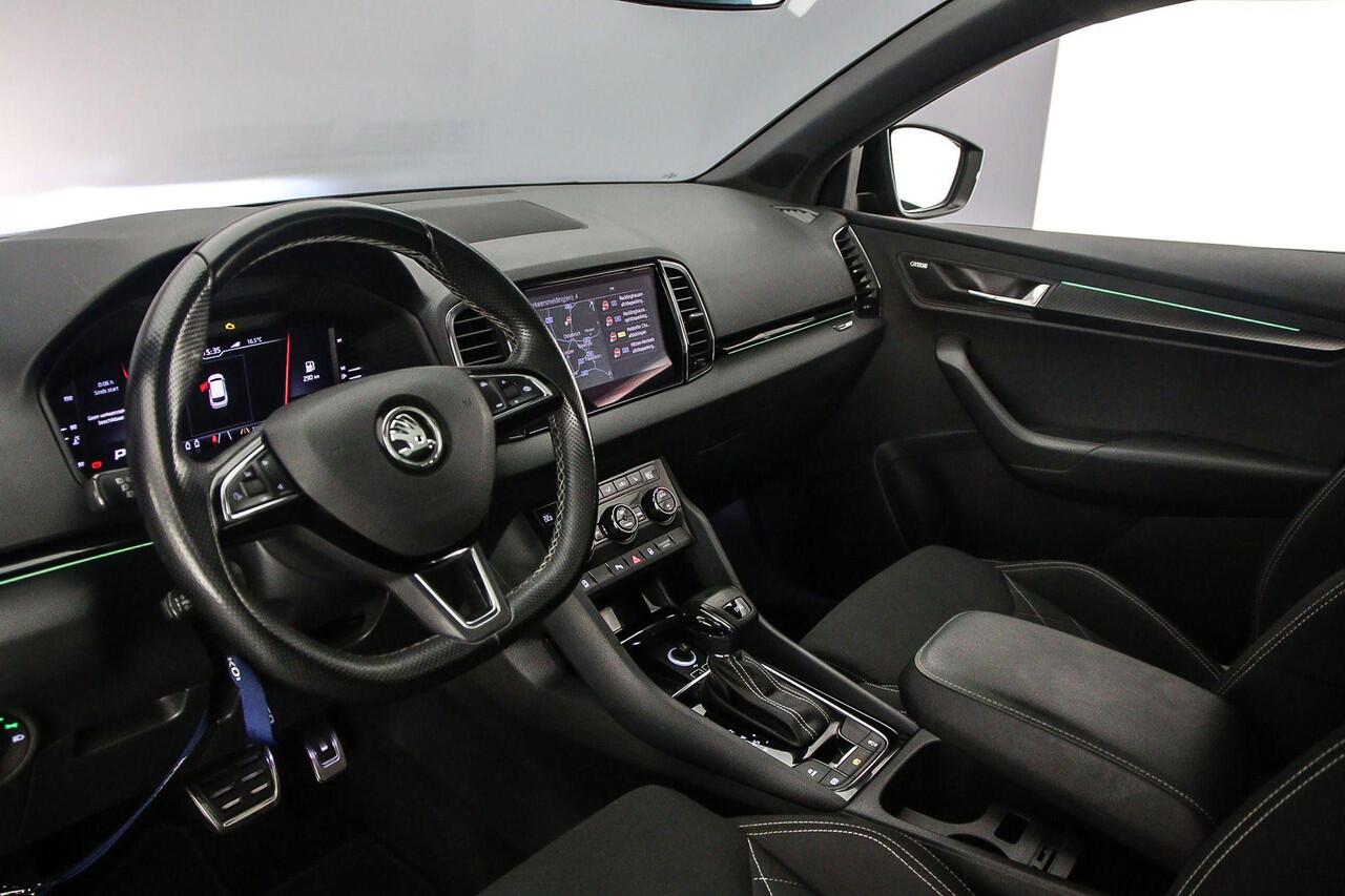 Skoda Karoq Sportline Business 1.5 TSI 150pk DSG Automaat Trekhaak, Panoramadak, Achteruitrijcamera, Adaptive cruise control, Navigatie, Elektrische achterklep
