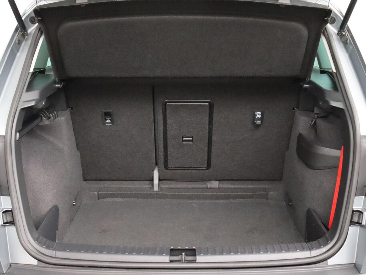 Skoda Karoq 1.0 TSI Style Business | ACC | Pano | Trekhaak!