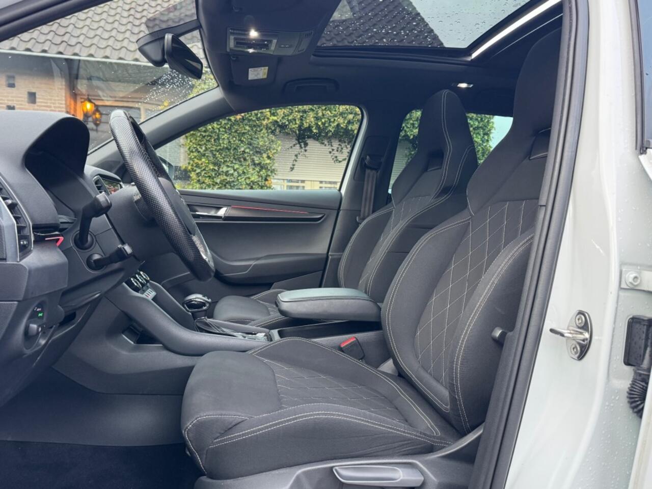 Skoda Karoq 1.5 TSI ACT SPORTLINE BUSINESS DSG Panodak trekhaak