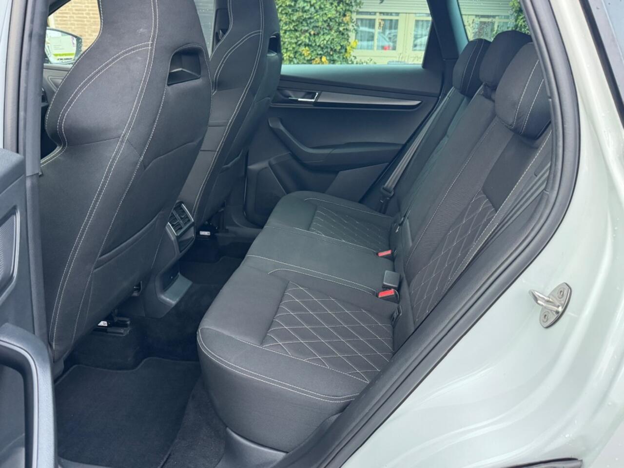 Skoda Karoq 1.5 TSI ACT SPORTLINE BUSINESS DSG Panodak trekhaak