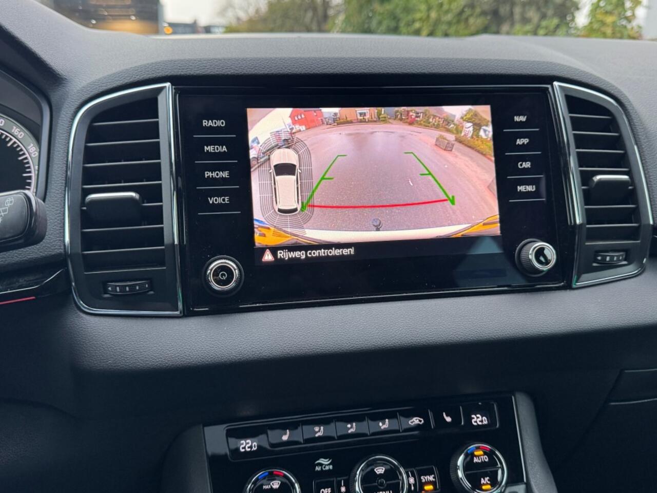 Skoda Karoq 1.5 TSI ACT SPORTLINE BUSINESS DSG Panodak trekhaak