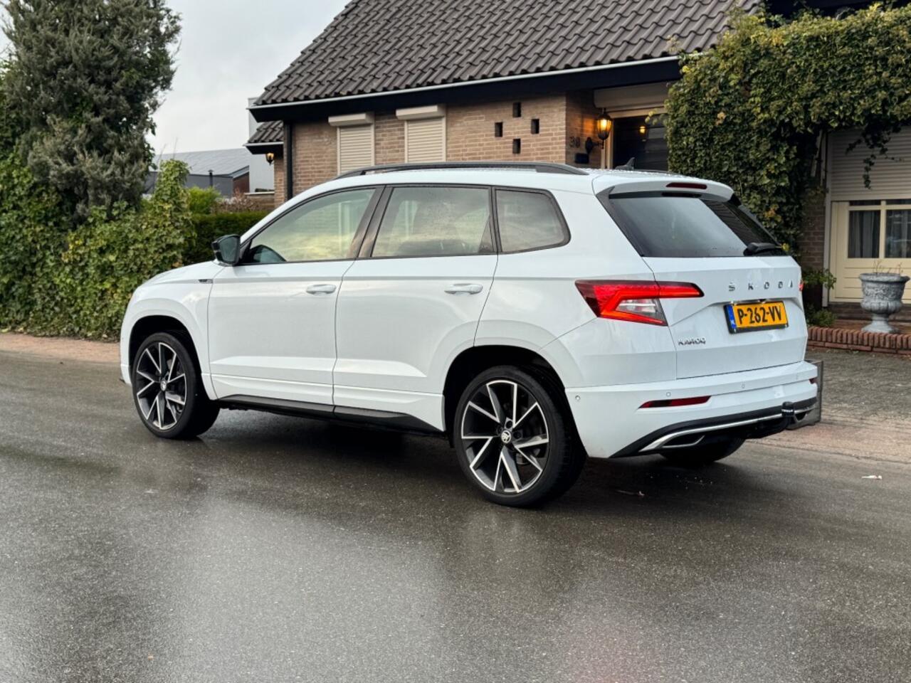 Skoda Karoq 1.5 TSI ACT SPORTLINE BUSINESS DSG Panodak trekhaak
