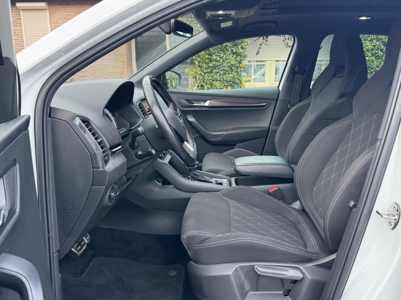 Skoda Karoq 1.5 TSI ACT SPORTLINE BUSINESS DSG Panodak trekhaak