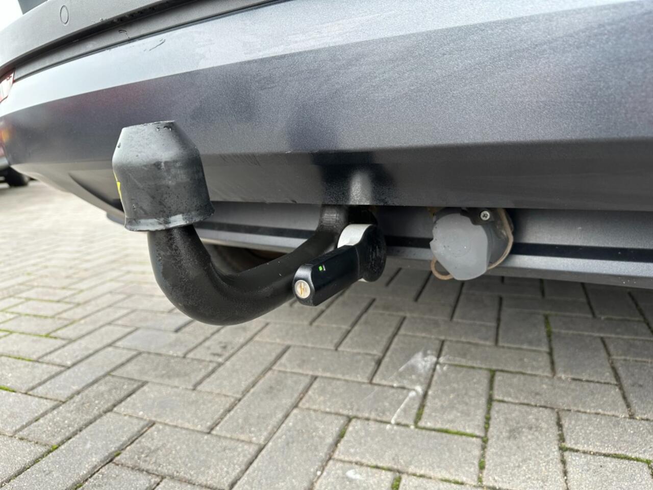 Skoda Karoq 1.0 TSi Ambition Business Camera Leder Trekhaak