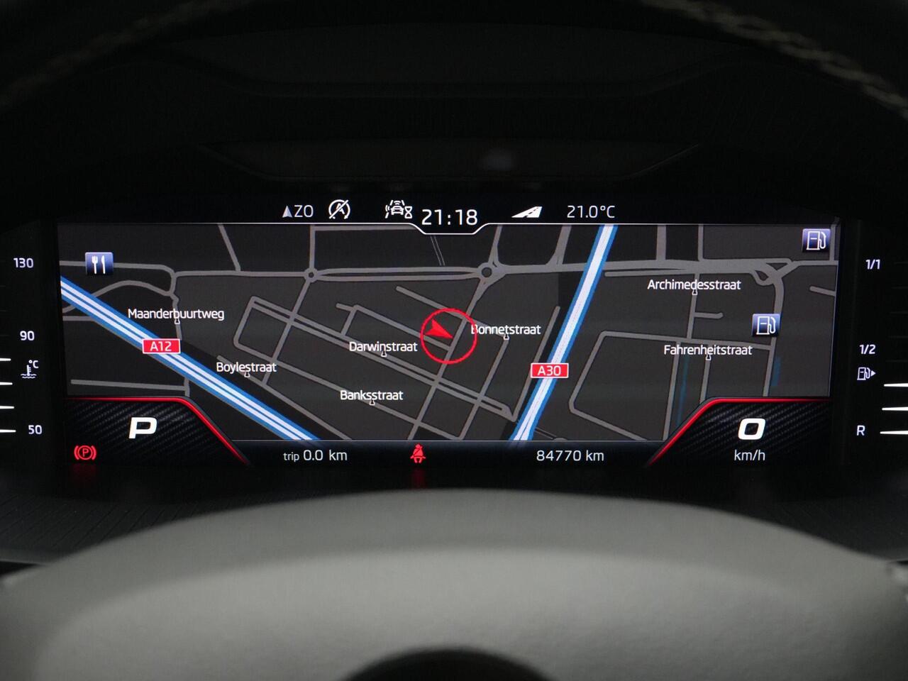 Skoda Karoq 1.5 TSI ACT 150 pk DSG Sportline Business | Achteruitrijcamera | Adaptive Cruise | Keyless Entry | 18 inch