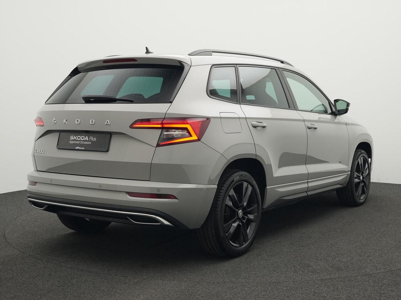 Skoda Karoq 1.5 TSI ACT 150 pk DSG Sportline Business | Achteruitrijcamera | Adaptive Cruise | Keyless Entry | 18 inch