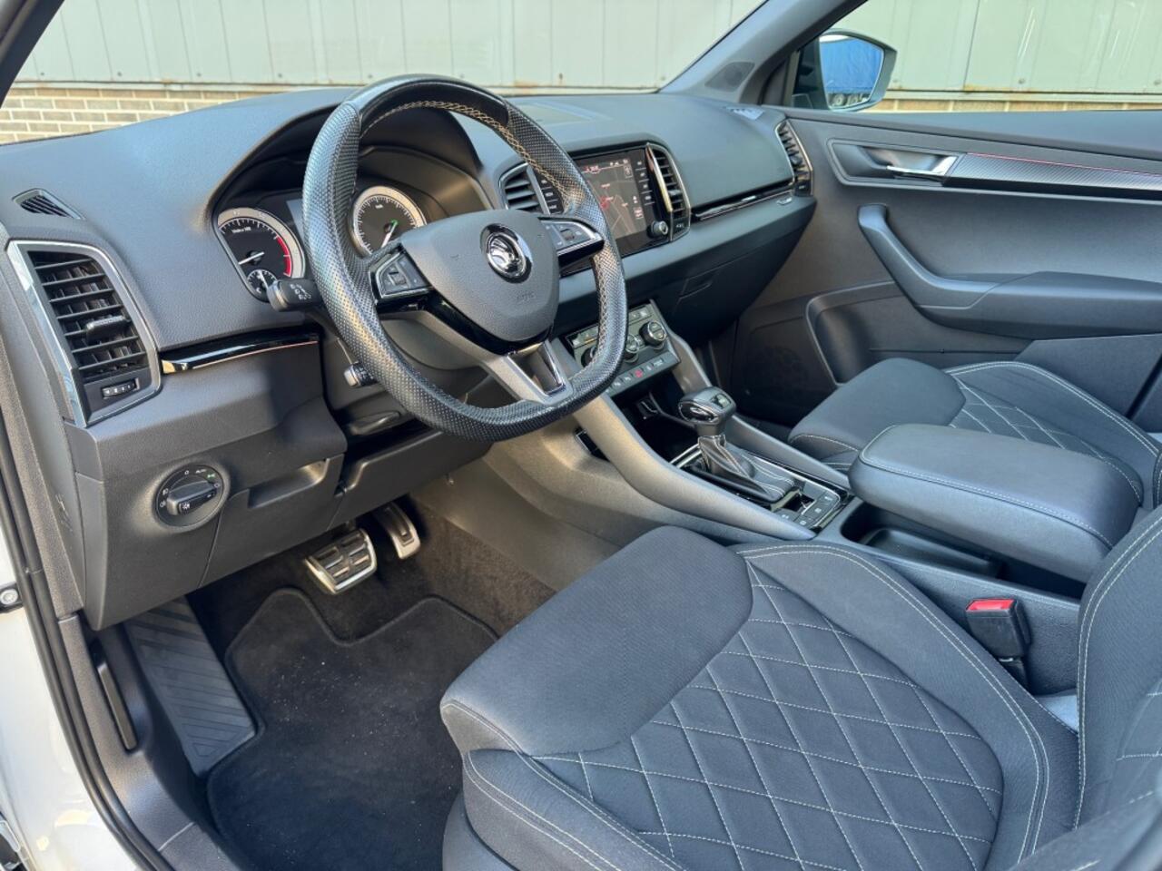 Skoda Karoq 1.5 TSI ACT SPORTLINE BUSINESS DSG Panodak trekhaak