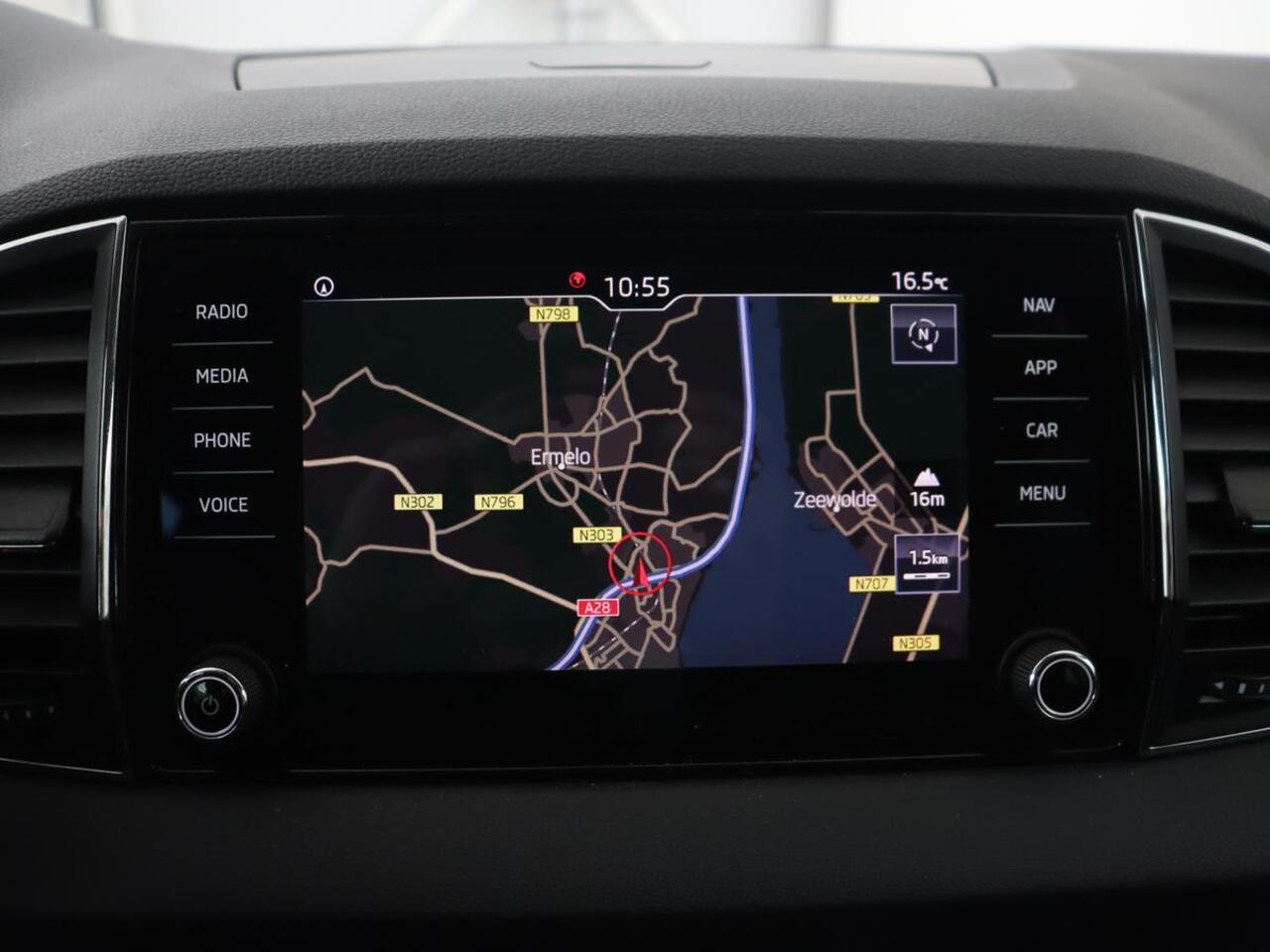 Skoda Karoq 1.0 TSI Style | Camera | Carplay | Navigatie | Full LED | Climate control | Parkeerhulp | Cruise control | Bluetooth