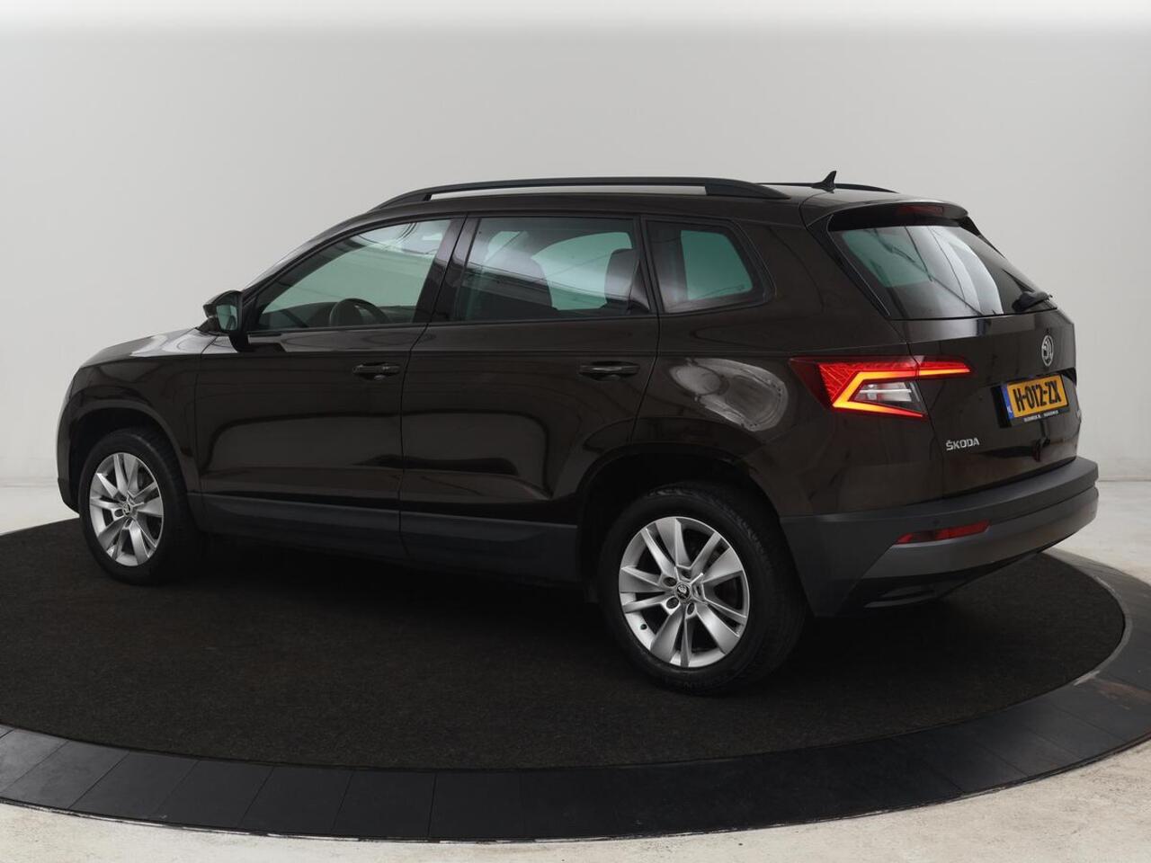 Skoda Karoq 1.0 TSI Style | Camera | Carplay | Navigatie | Full LED | Climate control | Parkeerhulp | Cruise control | Bluetooth