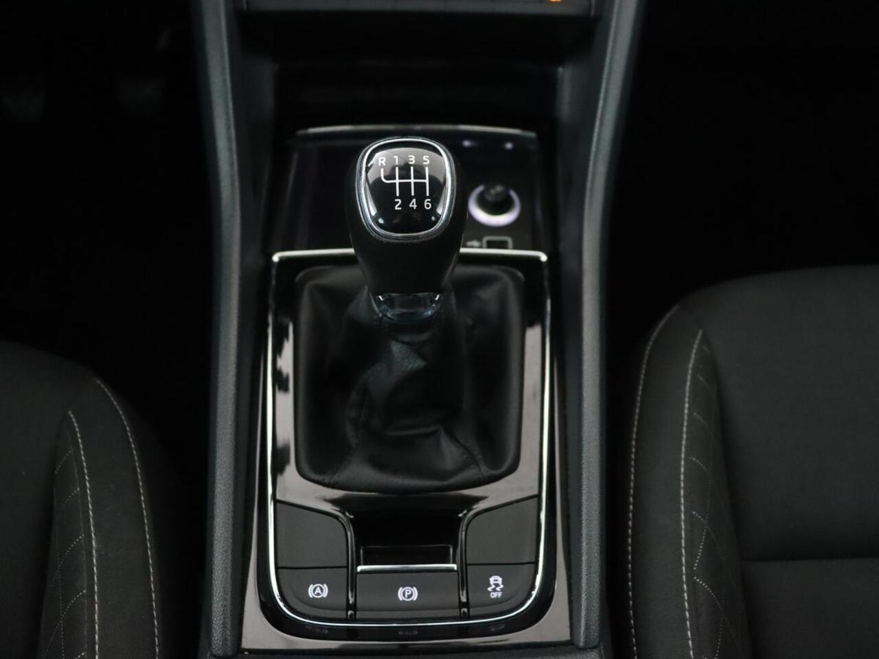 Skoda Karoq 1.0 TSI Style | Camera | Carplay | Navigatie | Full LED | Climate control | Parkeerhulp | Cruise control | Bluetooth