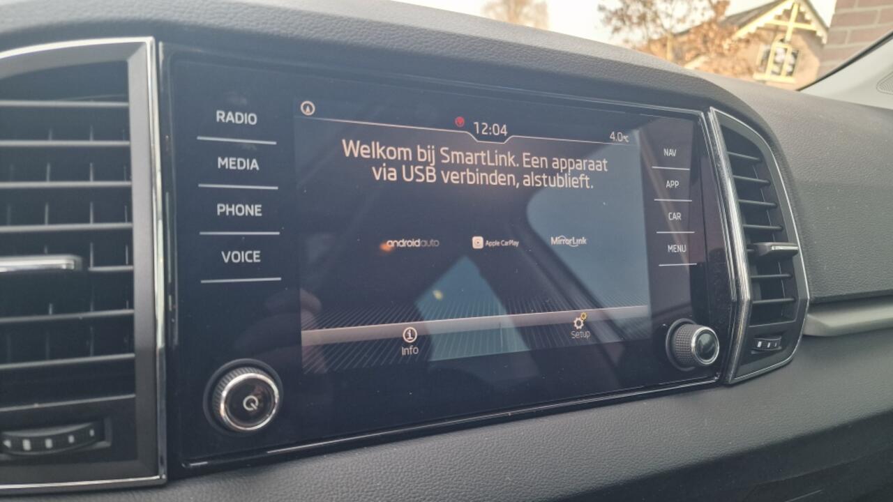 Skoda Karoq 1.5 TSI ACT Ambition Business, Metallic, Pano, Stoelverwarming