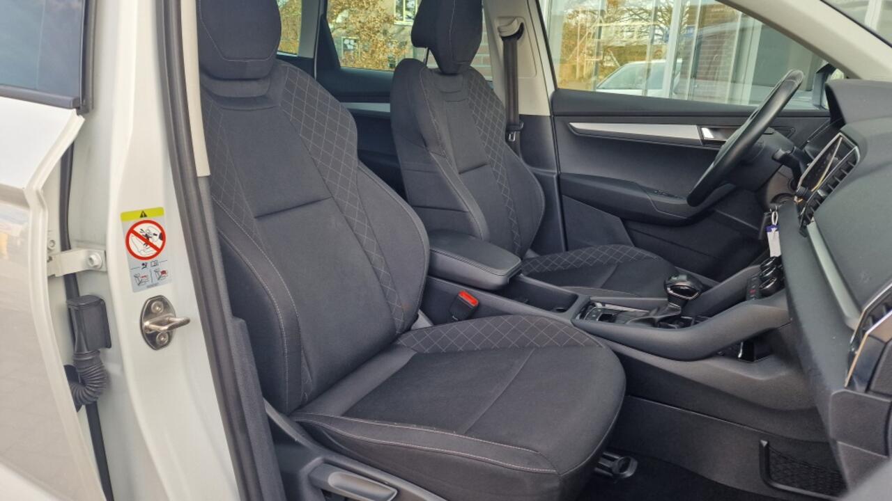 Skoda Karoq 1.5 TSI ACT Ambition Business, Metallic, Pano, Stoelverwarming