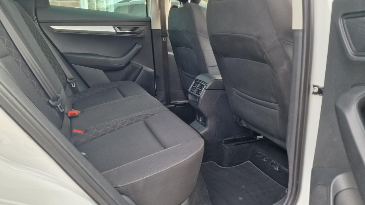 Skoda Karoq 1.5 TSI ACT Ambition Business, Metallic, Pano, Stoelverwarming