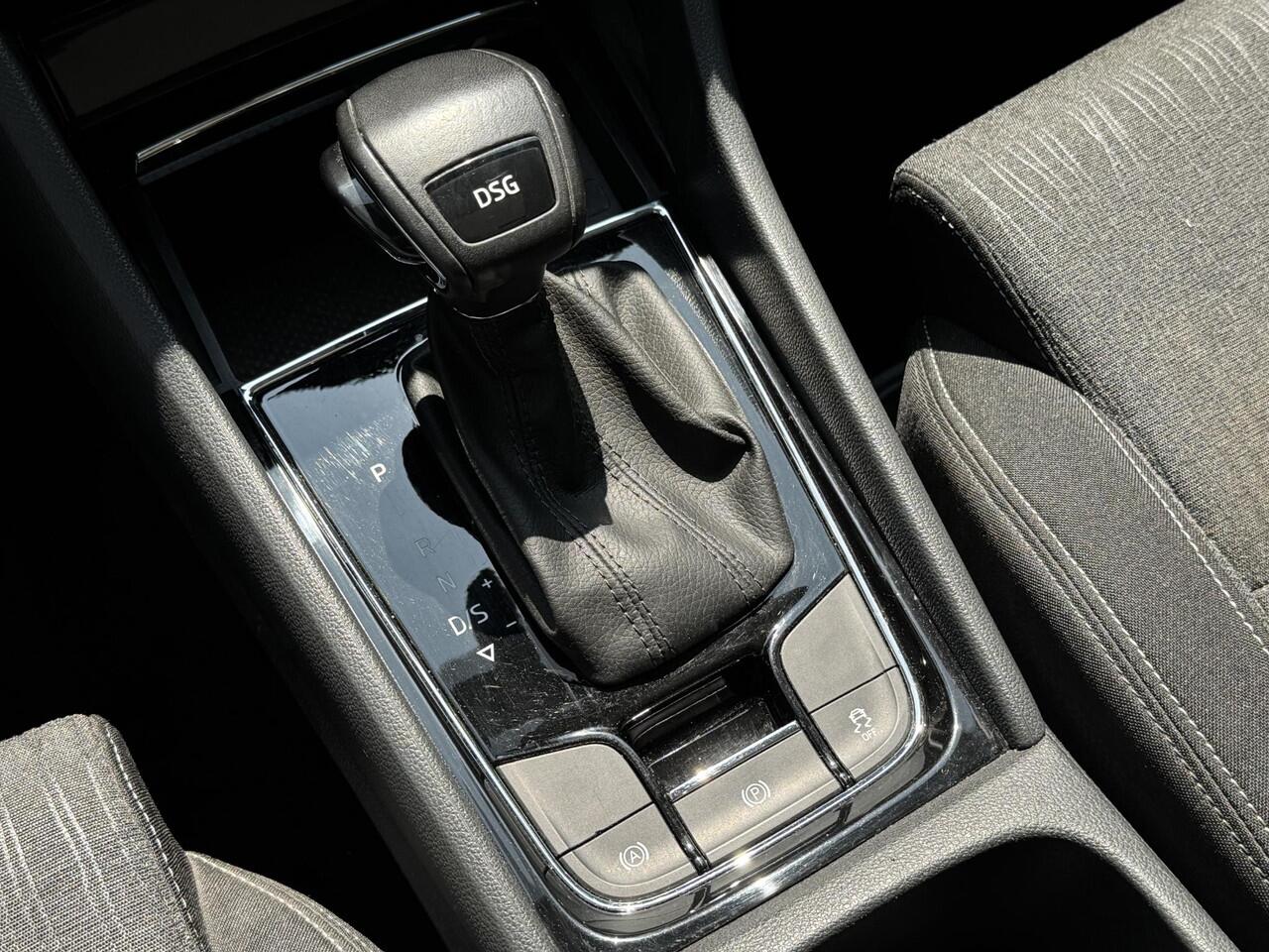 Skoda Karoq 1.5 TSI 150pk DSG Style (Pano,Trekhaak,Clima,Navi,Carplay)