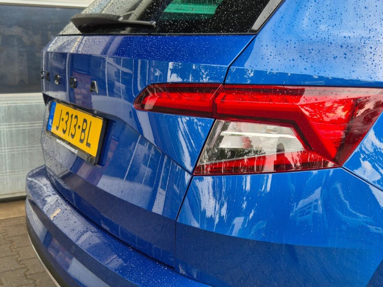 Skoda Karoq 1.5 TSI Sportline. Business. Aut, Trekhaak, Pano, Stoelverw, Camera ALL IN PRIJS.