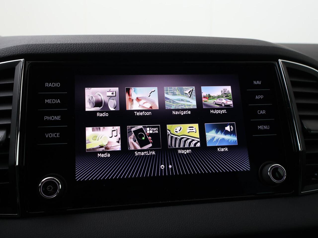 Skoda Karoq 1.5 TSI ACT Business Edition Plus | 150 PK | Trekhaak wegklapbaar | LED verlichting | Navigatiesysteem |