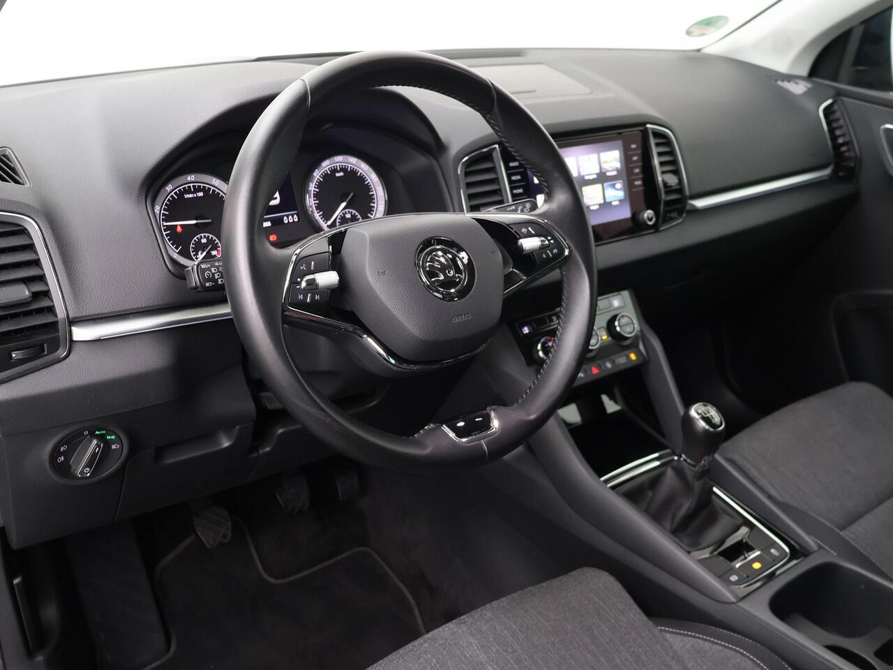 Skoda Karoq 1.5 TSI ACT Business Edition Plus | 150 PK | Trekhaak wegklapbaar | LED verlichting | Navigatiesysteem |