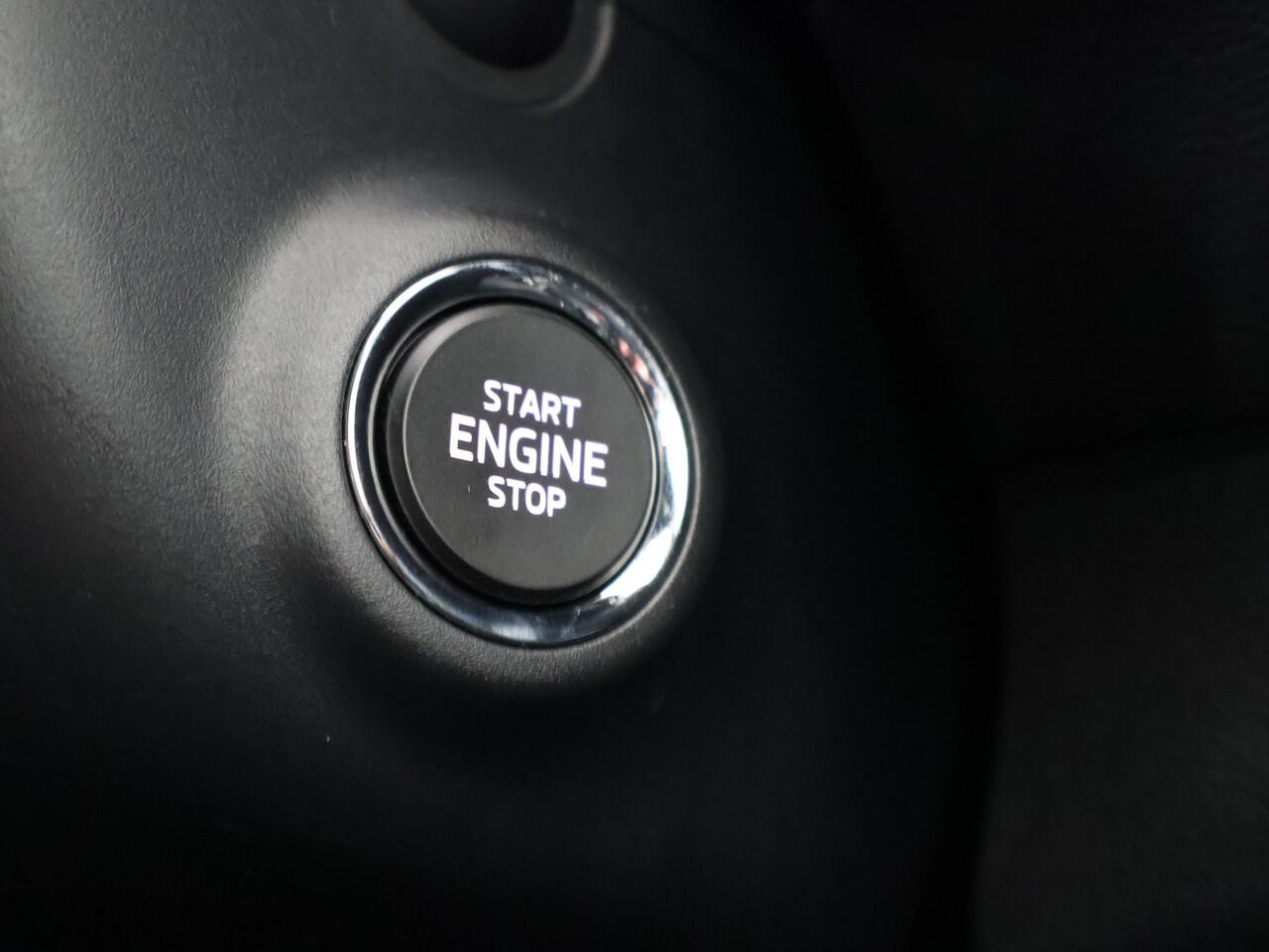 Skoda Karoq 1.5 TSI ACT Sportline Business | 150 PK | Automaat | Navigatiesysteem | Sportstoelen | 18" LM velgen |