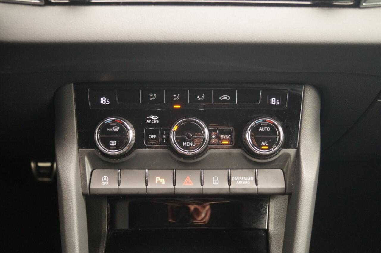 Skoda Karoq 1.5 TSI 150pk Sportline Business -PANO-ECC-LED-NAVI-