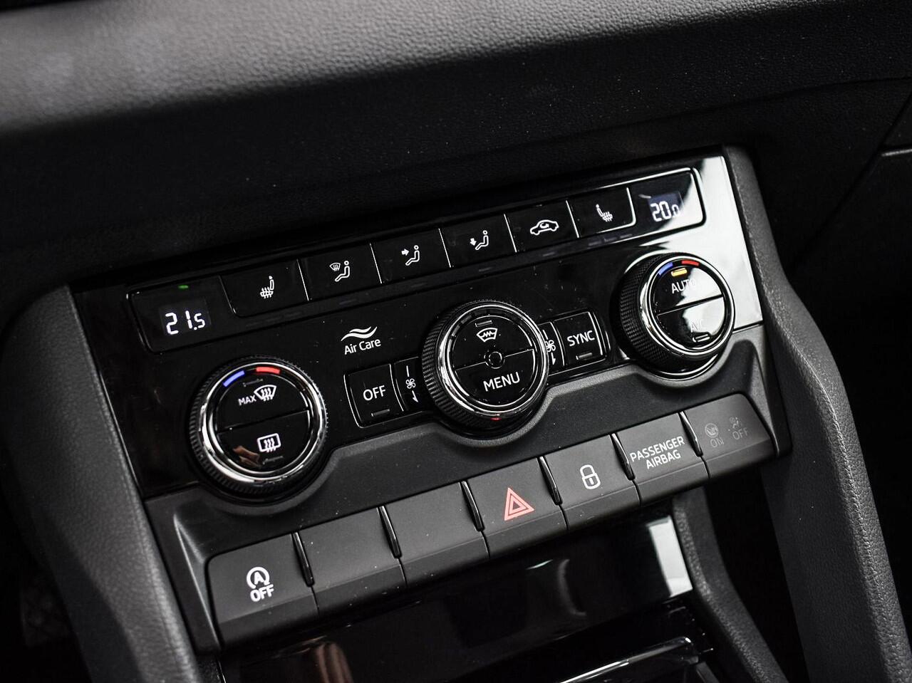 Skoda Karoq 1.5 TSI 150pk DSG ACT Business Edition · Camera · Apple/Android Car Play · Navigatie · P-Sensoren · Dodehoek Detectie · Stoel & Stuurverwarming · 16'' Inch ·