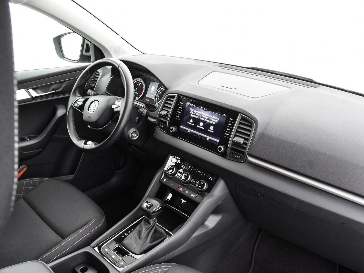 Skoda Karoq 1.5 TSI 150pk DSG ACT Business Edition · Camera · Apple/Android Car Play · Navigatie · P-Sensoren · Dodehoek Detectie · Stoel & Stuurverwarming · 16'' Inch ·