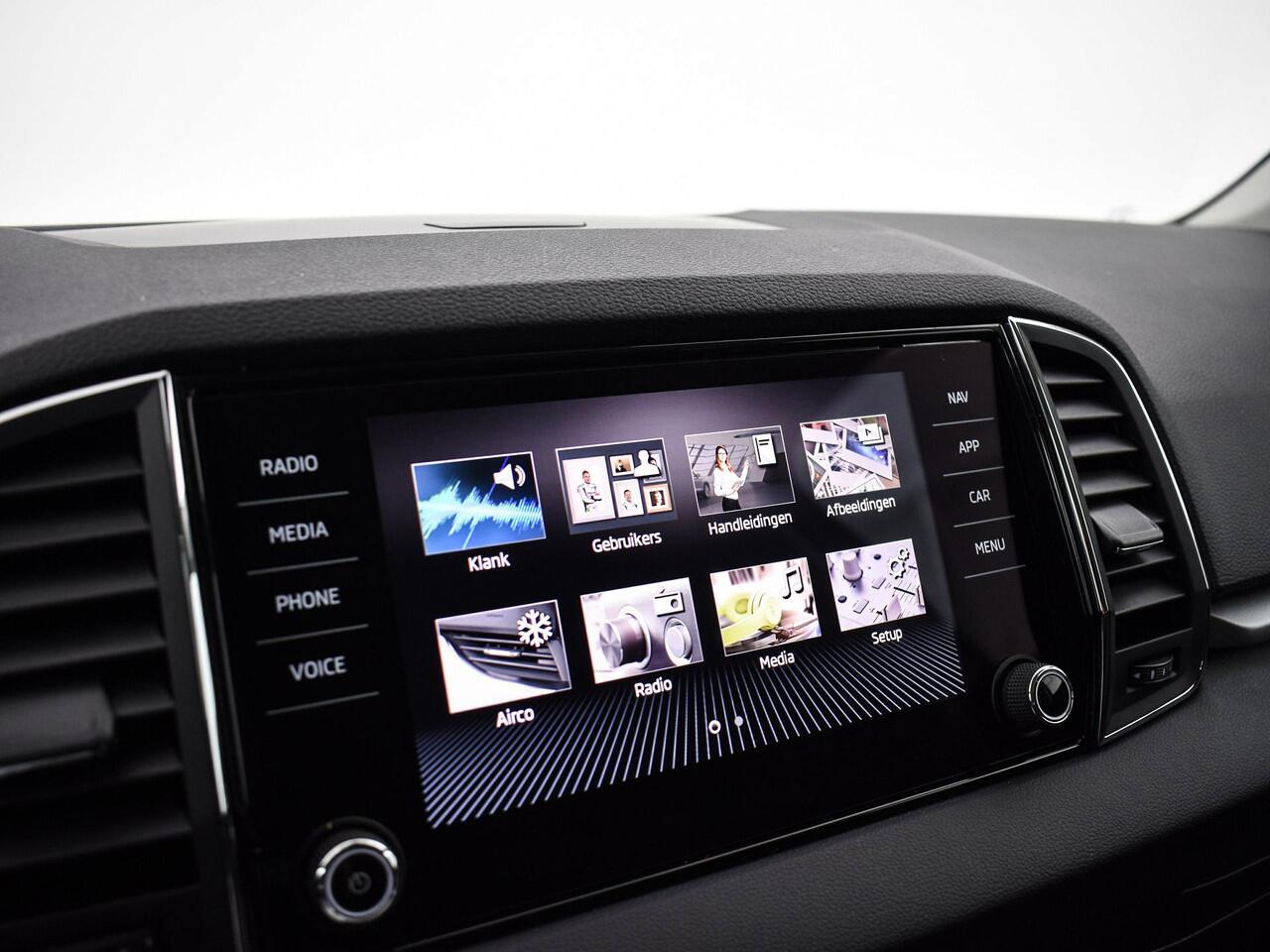 Skoda Karoq 1.5 TSI 150pk DSG ACT Business Edition · Camera · Apple/Android Car Play · Navigatie · P-Sensoren · Dodehoek Detectie · Stoel & Stuurverwarming · 16'' Inch ·