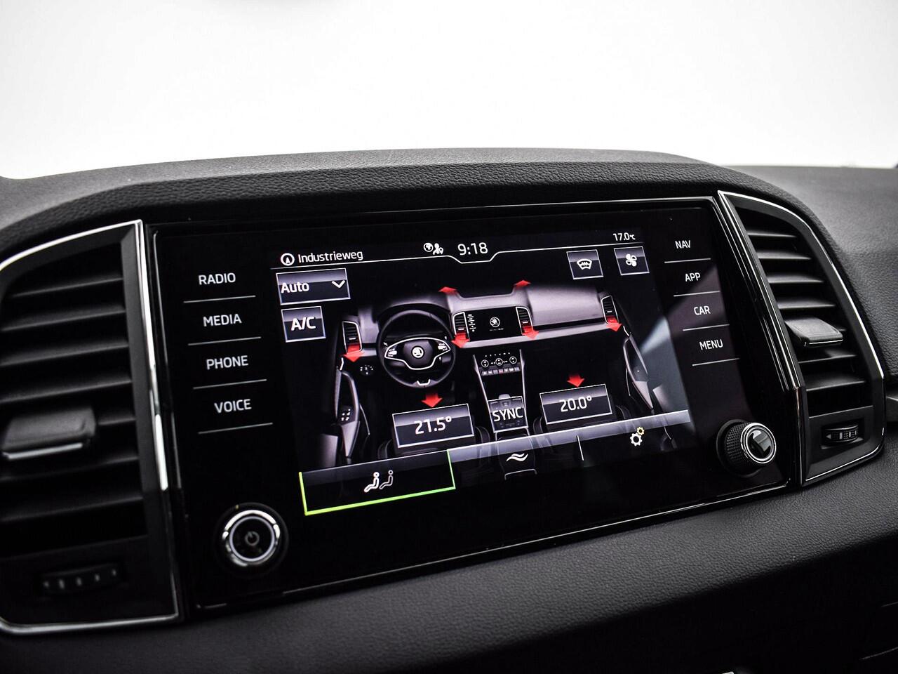 Skoda Karoq 1.5 TSI 150pk DSG ACT Business Edition · Camera · Apple/Android Car Play · Navigatie · P-Sensoren · Dodehoek Detectie · Stoel & Stuurverwarming · 16'' Inch ·