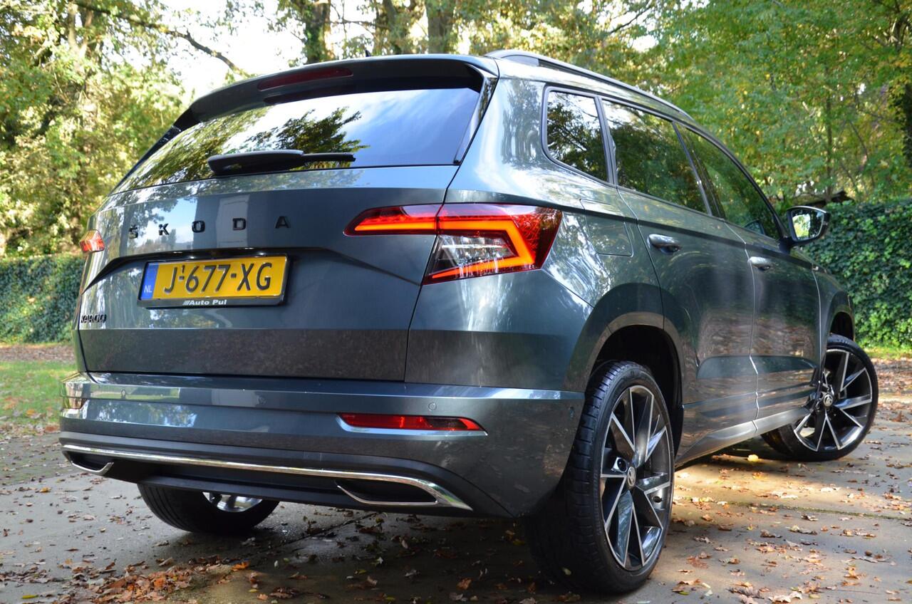 Skoda Karoq 1.5 TSI ACT Sportline Business Automaat/Led/Pdc/Ecc/Navi/Virtual Cockpit/Cruise control adaptief/Privacy-Glass/Achteruitrijcamera/Stoelverwarming/19-Inch Lmv/Trekhaak-Wegklapbaar