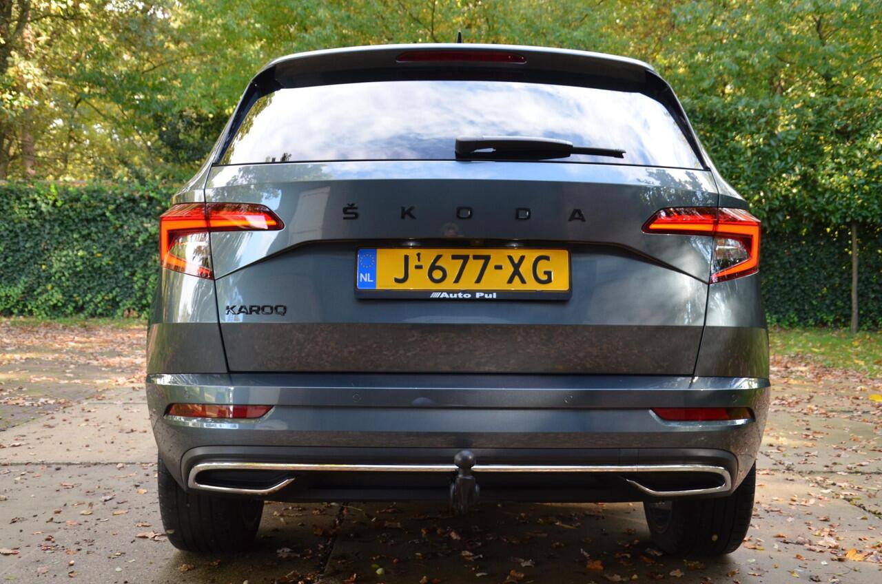 Skoda Karoq 1.5 TSI ACT Sportline Business Automaat/Led/Pdc/Ecc/Navi/Virtual Cockpit/Cruise control adaptief/Privacy-Glass/Achteruitrijcamera/Stoelverwarming/19-Inch Lmv/Trekhaak-Wegklapbaar