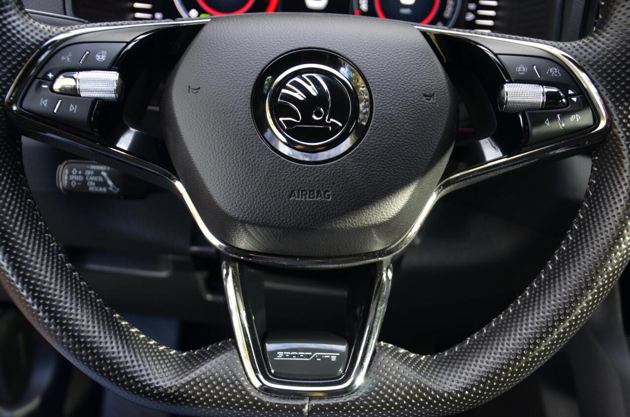 Skoda Karoq 1.5 TSI ACT Sportline Business Automaat/Led/Pdc/Ecc/Navi/Virtual Cockpit/Cruise control adaptief/Privacy-Glass/Achteruitrijcamera/Stoelverwarming/19-Inch Lmv/Trekhaak-Wegklapbaar