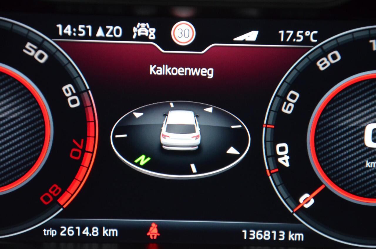 Skoda Karoq 1.5 TSI ACT Sportline Business Automaat/Led/Pdc/Ecc/Navi/Virtual Cockpit/Cruise control adaptief/Privacy-Glass/Achteruitrijcamera/Stoelverwarming/19-Inch Lmv/Trekhaak-Wegklapbaar