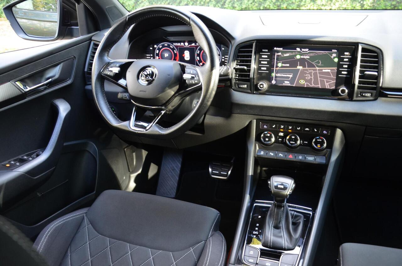 Skoda Karoq 1.5 TSI ACT Sportline Business Automaat/Led/Pdc/Ecc/Navi/Virtual Cockpit/Cruise control adaptief/Privacy-Glass/Achteruitrijcamera/Stoelverwarming/19-Inch Lmv/Trekhaak-Wegklapbaar