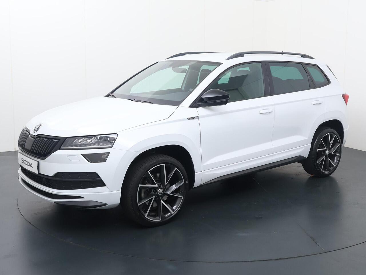 Skoda Karoq 1.5 TSI ACT Sportline Business | 150 PK | Automaat | Trekhaak wegklapbaar | 19"LM velgen | Apple Carplay/Android Auto |